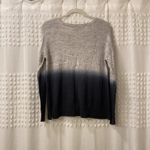 American Eagle Blue and Grey Ombré Knit Sweater - Picture 3 of 3